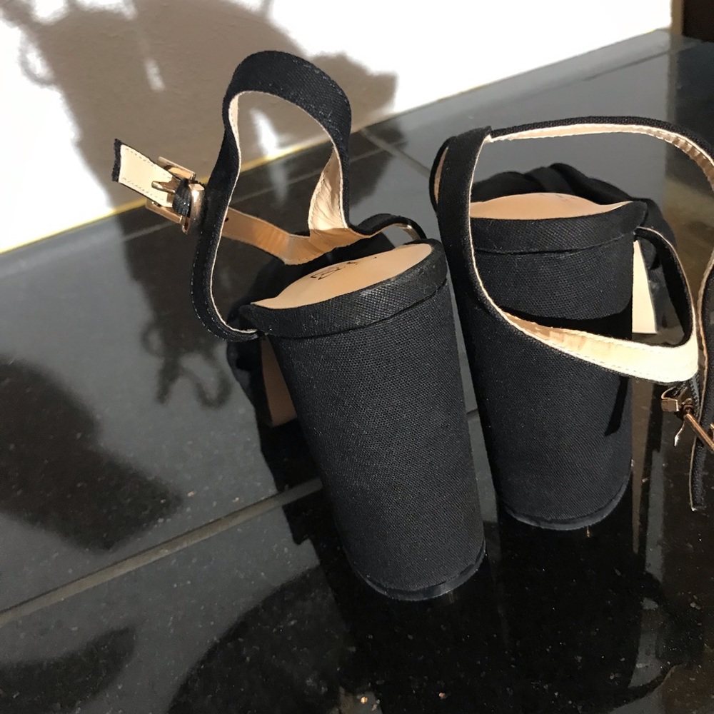 New York and Company heeled platform sandals - Picture 3 of 5